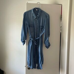 H&M mama maternity blue denim dress. Excellent condition.